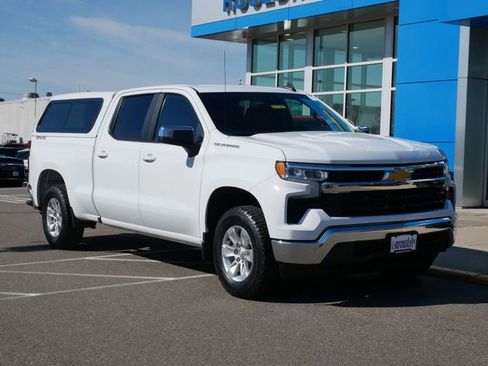 Used 2023 Chevrolet Silverado 1500 LT AWD/4WD image 23