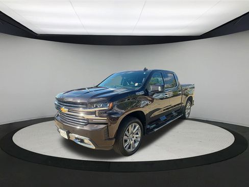 Used 2019 Chevrolet Silverado 1500 High Country w/ High Country Premium Package image 3