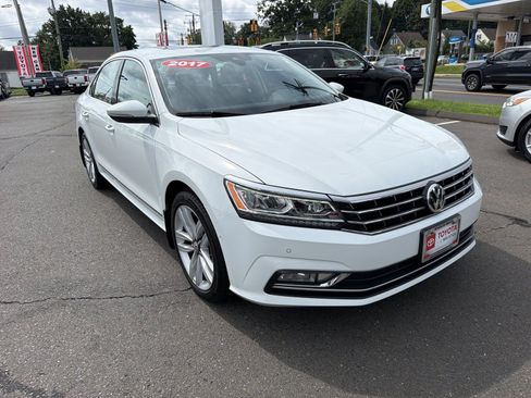 Used 2017 Volkswagen Passat 1.8T SEL Premium FWD image 1