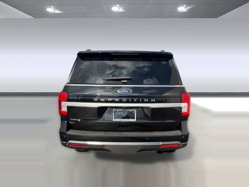 Used 2022 Ford Expedition XLT image 9