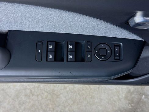Used 2025 Kia K4 EX image 18