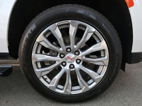 Certified 2021 GMC Yukon Denali w/ Denali Ultimate Package image 43