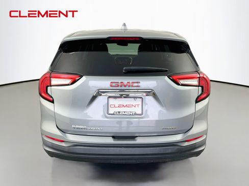 Used 2024 GMC Terrain SLE AWD/4WD image 8