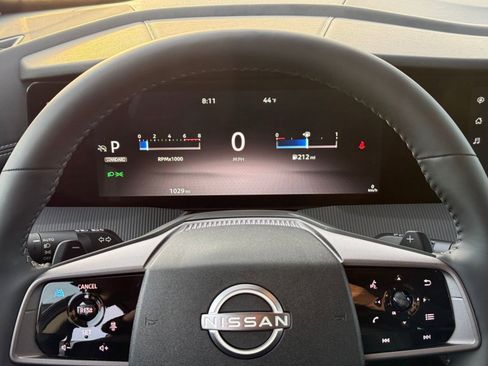 Certified 2025 Nissan Murano SV image 16