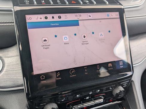 Used 2024 Jeep Grand Cherokee L Limited w/ Luxury Tech Group II image 18