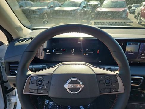 New 2026 Nissan Sentra SR w/ Floor Mat Package FWD image 14