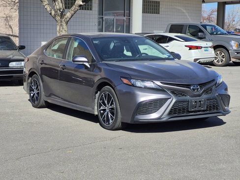 Used 2024 Toyota Camry SE image 2