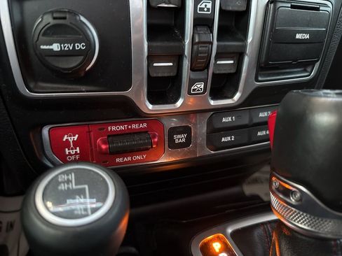 Used 2018 Jeep Wrangler Unlimited Rubicon image 15