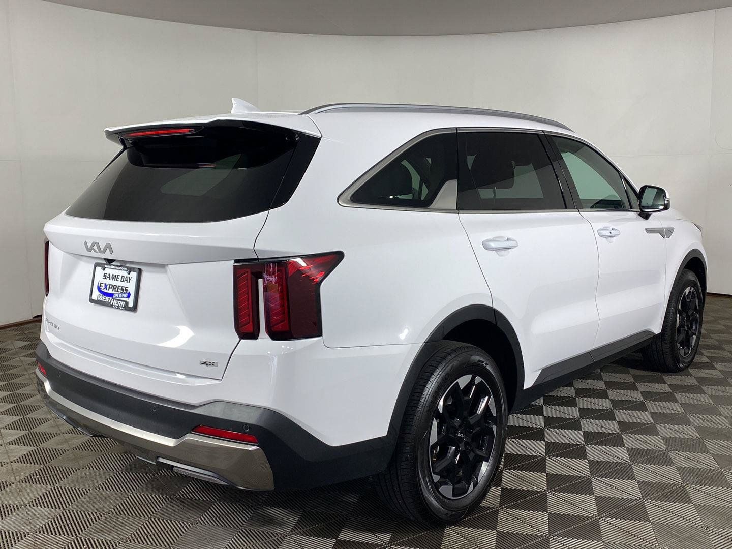 Used 2025 Kia Sorento S AWD/4WD image 3