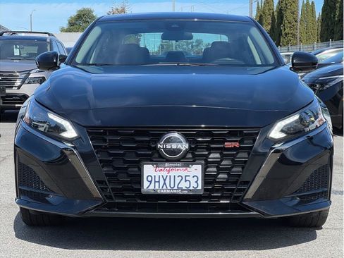 Used 2023 Nissan Altima 2.5 SR FWD image 2