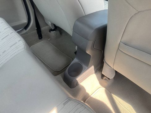 Used 2008 Ford Focus SE FWD image 30