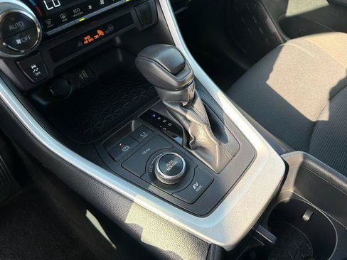 Certified 2025 Toyota RAV4 LE AWD/4WD image 19