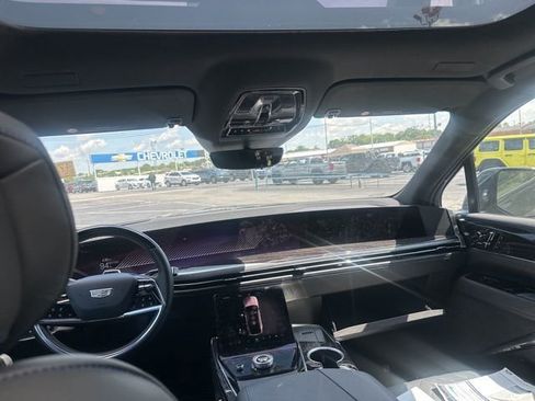 Used 2025 Cadillac Escalade IQ Luxury 1 AWD/4WD image 9