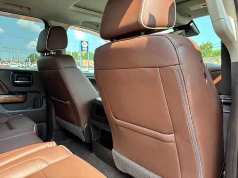 Used 2017 Chevrolet Silverado 1500 High Country w/ High Desert Package AWD/4WD image 26
