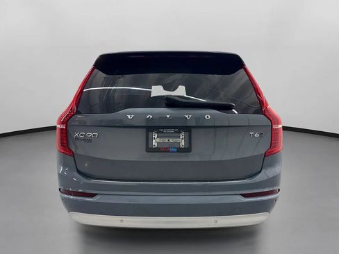 Used 2022 Volvo XC90 T6 Momentum w/ Climate Package image 8