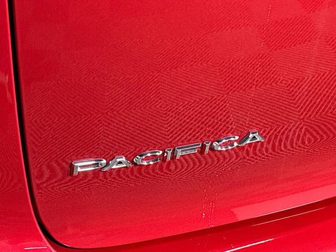 New 2026 Chrysler Pacifica Limited image 24