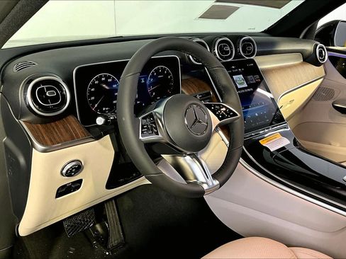 New 2026 Mercedes-Benz GLC 300 4MATIC image 9