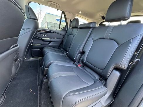 Used 2023 Honda Pilot Touring image 13