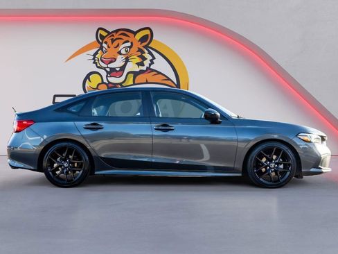 Used 2024 Honda Civic Sport image 4