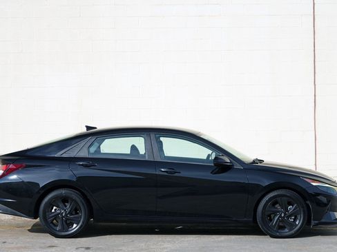 Used 2021 Hyundai Elantra SEL FWD image 46