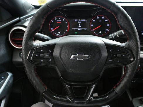 Used 2024 Chevrolet Trax RS FWD image 13