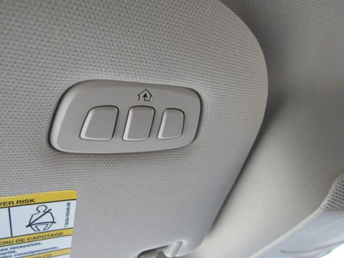 Used 2023 Ford Expedition XLT image 25