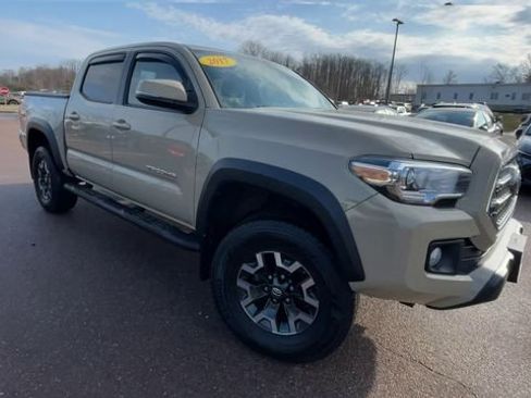 Certified 2017 Toyota Tacoma TRD Off-Road w/ Tow Package (A/T) image 8