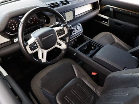 Used 2020 Land Rover Defender 110 First Edition image 5