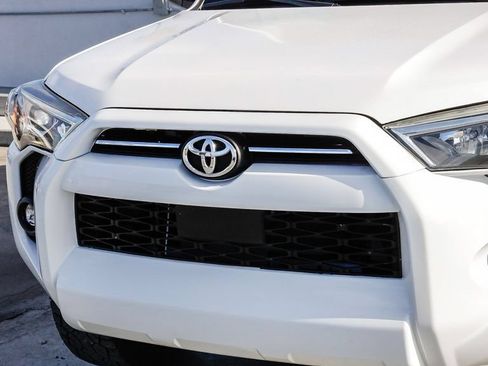 Used 2024 Toyota 4Runner SR5 AWD/4WD image 6