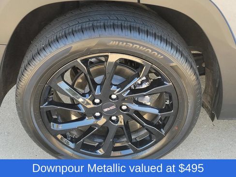 Used 2024 GMC Terrain SLT w/ Elevation Edition FWD image 7