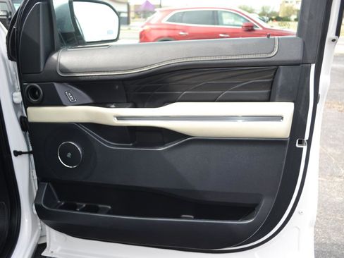 Used 2019 Ford Expedition Platinum image 37