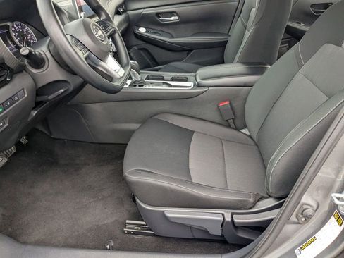 Used 2025 Nissan Sentra SV FWD image 11