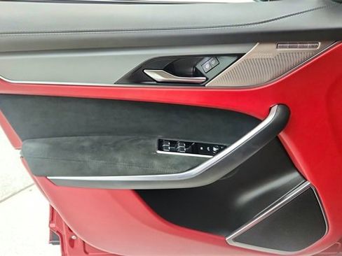 Used 2022 Jaguar F-PACE SVR image 35