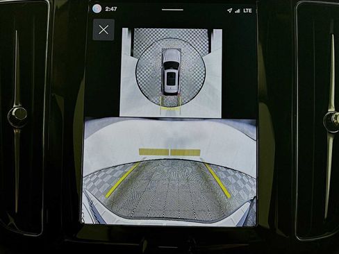 Used 2025 Volvo XC60 T8 Plus w/ Protection Package Premier image 15