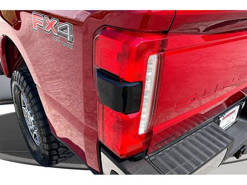 Used 2024 Ford F250 Lariat w/ FX4 Off-Road Package AWD/4WD image 35