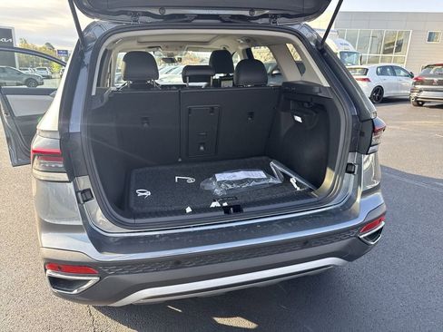 New 2025 Volkswagen Taos SEL image 45