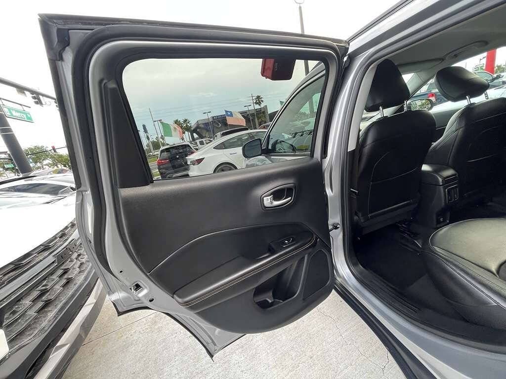 Used 2020 Jeep Compass Latitude AWD/4WD image 12