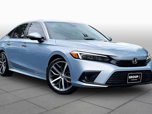 Used 2022 Honda Civic Touring image 3