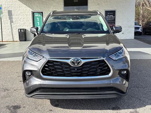 Used 2025 Toyota Highlander Limited image 22