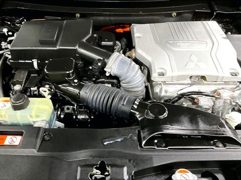 Used 2021 Mitsubishi Outlander LE image 31