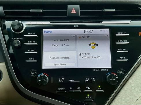 Used 2018 Toyota Camry XLE FWD image 30