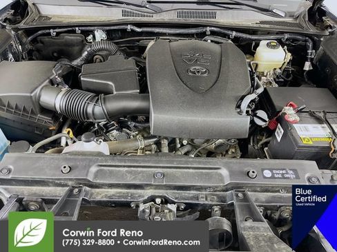 Used 2018 Toyota Tacoma TRD Off-Road AWD/4WD image 31