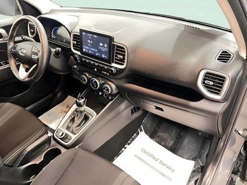 Used 2025 Hyundai Venue SEL image 14