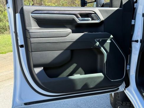 Used 2024 Chevrolet Silverado 2500 LTZ w/ LTZ Plus Package image 20