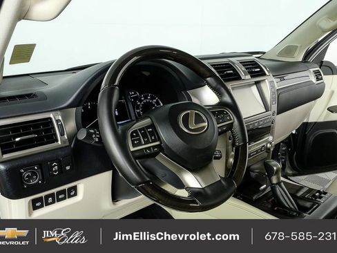 Used 2021 Lexus GX 460 Premium w/ Premium Package image 4