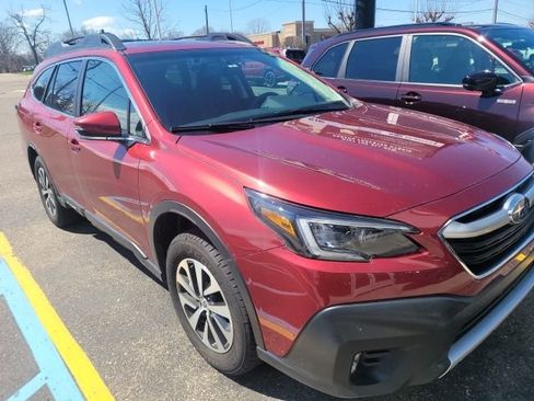 Used 2022 Subaru Outback Premium image 1