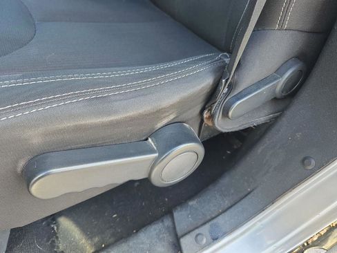 Used 2017 Jeep Wrangler Unlimited Sahara AWD/4WD image 27