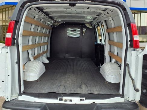 Used 2024 GMC Savana 2500 w/ Driver Convenience Package RWD image 21