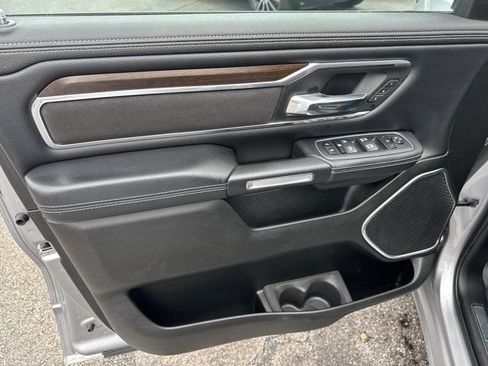 Used 2022 RAM 1500 Laramie AWD/4WD image 11
