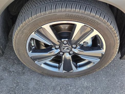 Used 2022 Lexus UX 200 w/ Accessory Package (Z1) FWD image 9